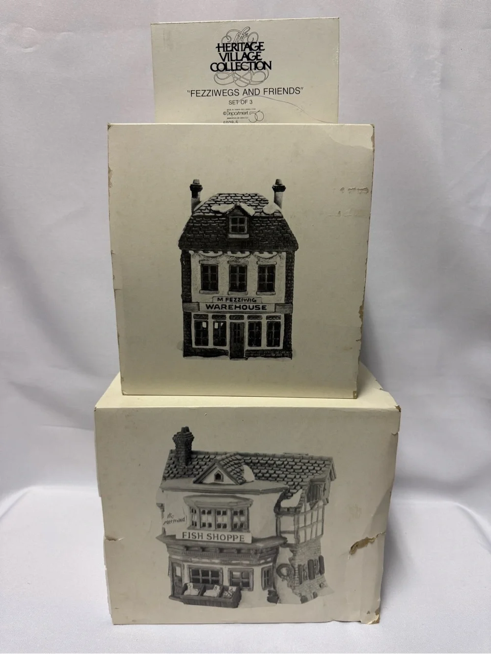Department 56 Green Fish Shoppe, Warehouse Village Set and Accessories